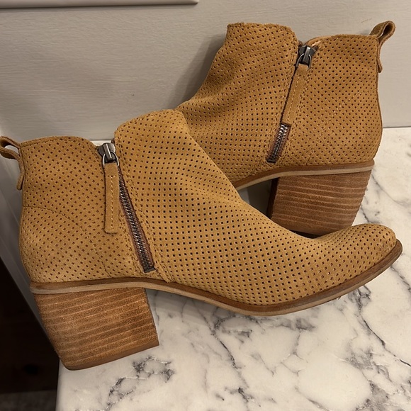 Dolce Vita Booties size 10 - Picture 2 of 7